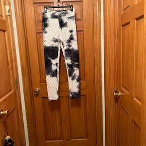 NWT Womens L/XL AQ Sport Tiktok leggings